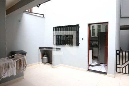 Casa à venda com 200m², 3 quartos e 3 vagasÁrea de Serviço