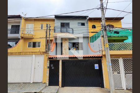 Casa à venda com 200m², 3 quartos e 3 vagasFachada