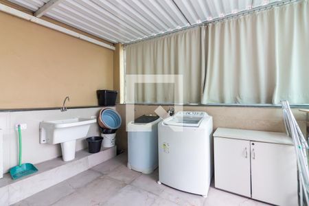 Casa à venda com 200m², 3 quartos e 2 vagas Casa à venda com 200m², 3 quartos e 2 vagasÁrea de Serviço