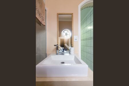 Casa à venda com 200m², 3 quartos e 2 vagas Casa à venda com 200m², 3 quartos e 2 vagasBanheiro