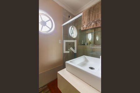 Casa à venda com 200m², 3 quartos e 2 vagas Casa à venda com 200m², 3 quartos e 2 vagasBanheiro