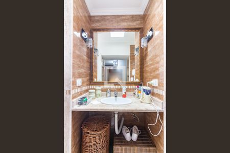 Casa à venda com 200m², 3 quartos e 2 vagas Casa à venda com 200m², 3 quartos e 2 vagasBanheiro da Suíte