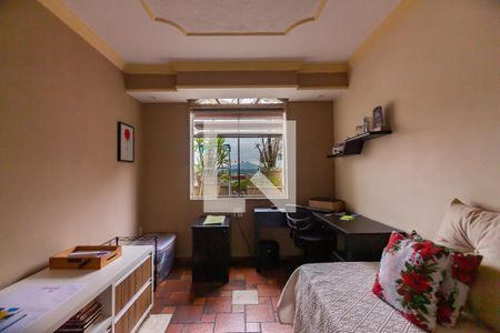 Casa à venda com 200m², 3 quartos e 2 vagas Casa à venda com 200m², 3 quartos e 2 vagasQuarto