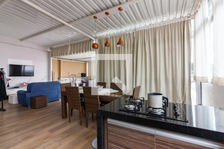 Casa à venda com 200m², 3 quartos e 2 vagas Casa à venda com 200m², 3 quartos e 2 vagasVaranda gourmet