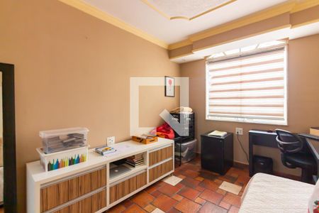 Casa à venda com 200m², 3 quartos e 2 vagas Casa à venda com 200m², 3 quartos e 2 vagasQuarto