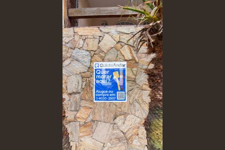 Casa à venda com 200m², 3 quartos e 2 vagas Casa à venda com 200m², 3 quartos e 2 vagasPlaca de Anuncio