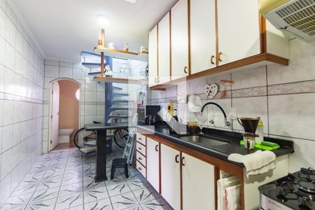 Casa à venda com 200m², 3 quartos e 2 vagas Casa à venda com 200m², 3 quartos e 2 vagasCozinha