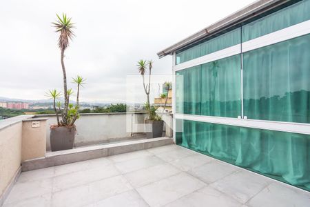 Casa à venda com 200m², 3 quartos e 2 vagas Casa à venda com 200m², 3 quartos e 2 vagasCobertura