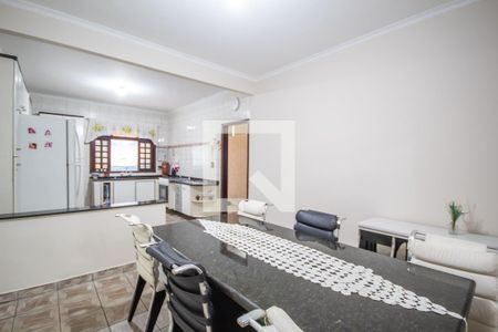 Casa para alugar com 180m², 3 quartos e 6 vagasCopa