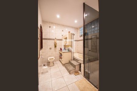 Casa para alugar com 180m², 3 quartos e 6 vagasBanheiro da Suíte