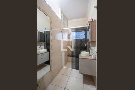 Casa para alugar com 180m², 3 quartos e 6 vagasBanheiro 2