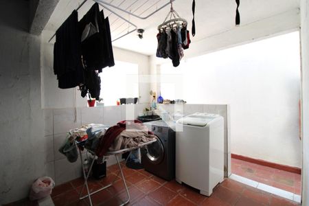 Casa à venda com 220m², 5 quartos e sem vagaÁrea de serviço 