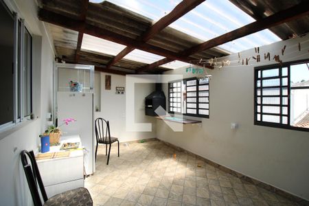 Casa à venda com 220m², 5 quartos e sem vagaCasa 1 - Área de serviço 