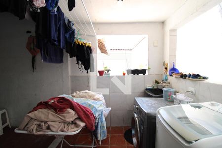 Casa à venda com 220m², 5 quartos e sem vagaÁrea de serviço 