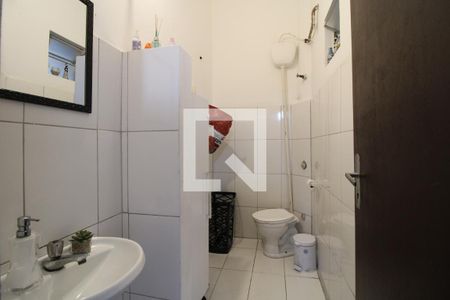 Casa à venda com 220m², 5 quartos e sem vagaCasa 3 - Banheiro 