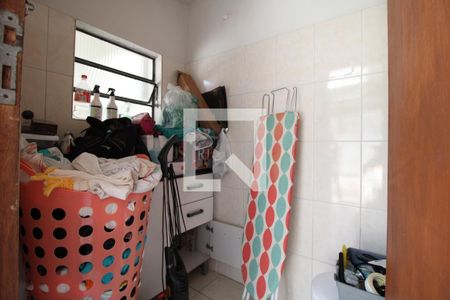 Casa à venda com 220m², 5 quartos e sem vagaCasa 1 - Banheiro de serviço 