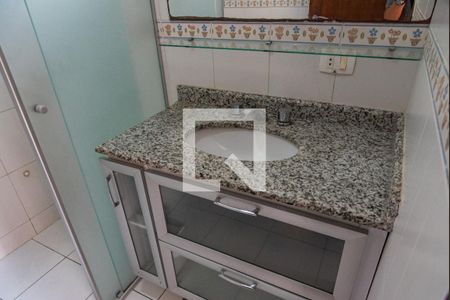 Casa de condomínio à venda com 188m², 3 quartos e 3 vagas Casa de condomínio à venda com 188m², 3 quartos e 3 vagasBanheiro da suíte