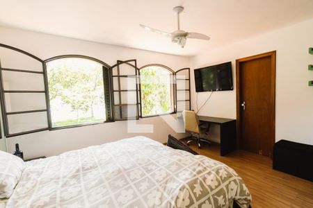 Casa para alugar com 300m², 4 quartos e 4 vagas Casa para alugar com 300m², 4 quartos e 4 vagasQuarto 1