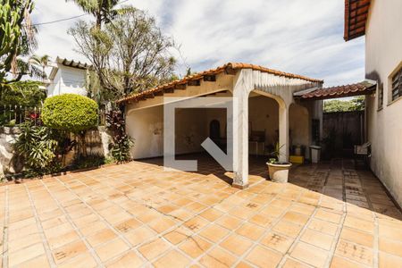 Casa para alugar com 300m², 4 quartos e 4 vagas Casa para alugar com 300m², 4 quartos e 4 vagasQuintal