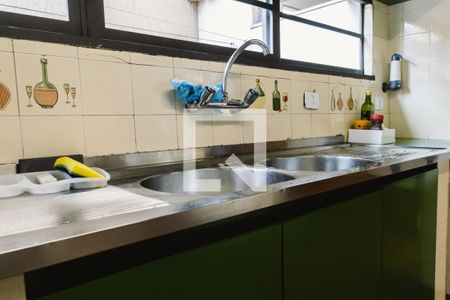 Casa para alugar com 300m², 4 quartos e 4 vagas Casa para alugar com 300m², 4 quartos e 4 vagasCozinha Pia