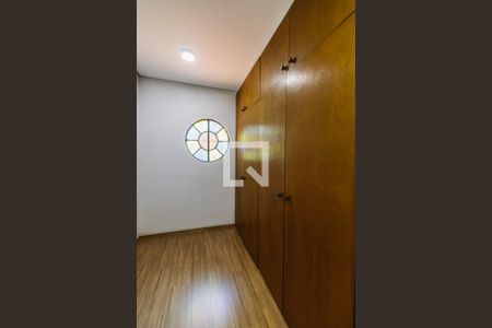 Casa para alugar com 300m², 4 quartos e 4 vagas Casa para alugar com 300m², 4 quartos e 4 vagasQuarto 2 Closet