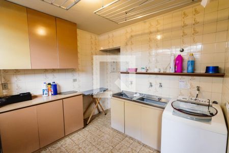 Casa para alugar com 300m², 4 quartos e 4 vagas Casa para alugar com 300m², 4 quartos e 4 vagasLavanderia