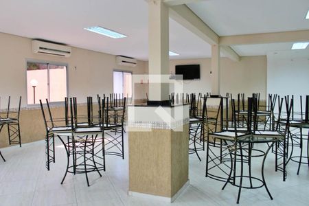 Apartamento para alugar com 65m², 2 quartos e 1 vaga Apartamento para alugar com 65m², 2 quartos e 1 vagaÁrea comum - Salão de festas