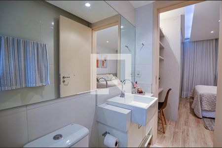 Apartamento à venda com 70m², 3 quartos e 1 vaga Apartamento à venda com 70m², 3 quartos e 1 vagaBanheiro da Suíte