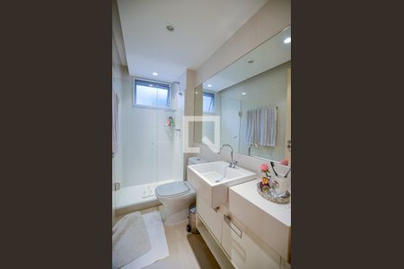 Apartamento à venda com 70m², 3 quartos e 1 vaga Apartamento à venda com 70m², 3 quartos e 1 vagaBanheiro da Suíte