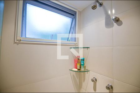Apartamento à venda com 70m², 3 quartos e 1 vaga Apartamento à venda com 70m², 3 quartos e 1 vagaBanheiro da Suíte