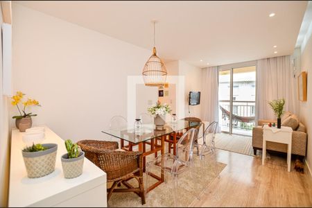 Sala de apartamento à venda com 3 quartos, 70m² em Maceió, Niterói