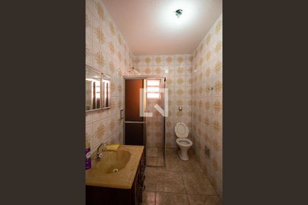 Banheiro de casa à venda com 2 quartos, 215m² em Vila Carmosina, São Paulo