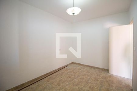 Quarto 1 de casa para alugar com 2 quartos, 215m² em Vila Carmosina, São Paulo