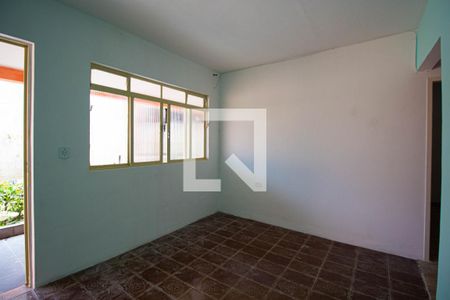 Sala de casa para alugar com 2 quartos, 215m² em Vila Carmosina, São Paulo