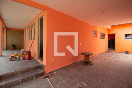 Casa para alugar com 215m², 2 quartos e 1 vagaQuintal