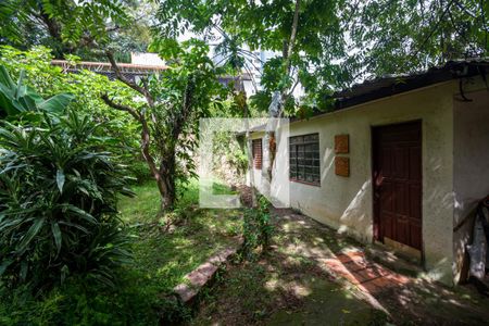 Casa à venda com 200m², 3 quartos e 3 vagasCasa fundos