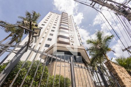 Apartamento à venda com 120m², 3 quartos e 3 vagasFachada