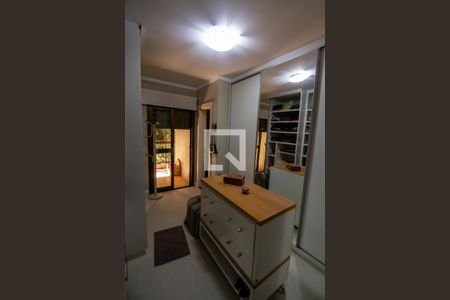 Apartamento à venda com 206m², 3 quartos e 3 vagasCloset da suíte 1