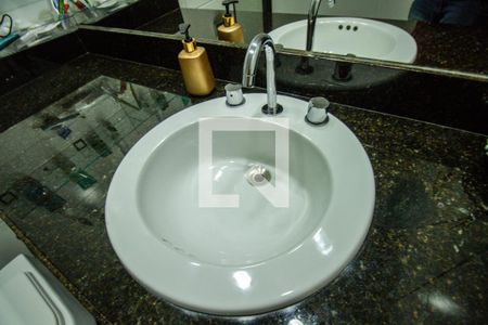 Apartamento à venda com 206m², 3 quartos e 3 vagasBanheiro da Suíte 3