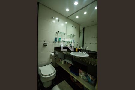 Apartamento à venda com 206m², 3 quartos e 3 vagasBanheiro da Suíte 3