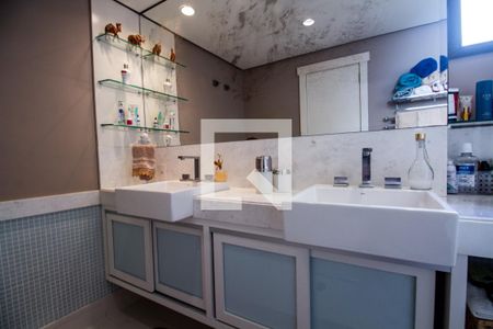 Apartamento à venda com 206m², 3 quartos e 3 vagasBanheiro da Suíte 2