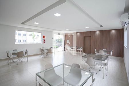 Apartamento para alugar com 48m², 2 quartos e 1 vaga Apartamento para alugar com 48m², 2 quartos e 1 vagaÁrea comum - Salão de festas