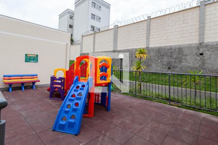 Apartamento para alugar com 48m², 2 quartos e 1 vaga Apartamento para alugar com 48m², 2 quartos e 1 vagaÁrea comum - Playground