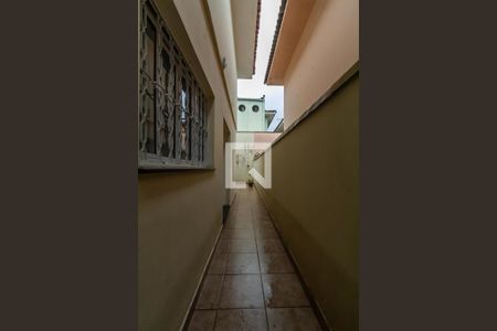 Casa para alugar com 109m², 3 quartos e 2 vagas Casa para alugar com 109m², 3 quartos e 2 vagasBanheiro Corredor