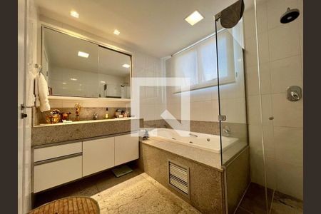 Apartamento à venda com 155m², 4 quartos e 4 vagasBanheiro 1