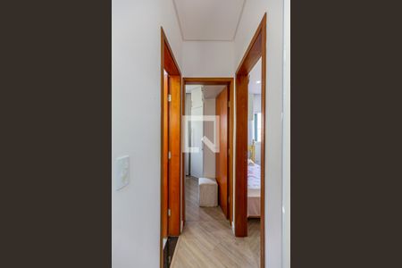 Corredor de apartamento à venda com 2 quartos, 104m² em Vila Gilda, Santo André