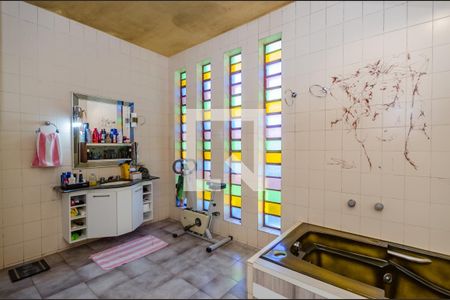 Casa para alugar com 270m², 5 quartos e 4 vagasBanheiro da Suíte 1