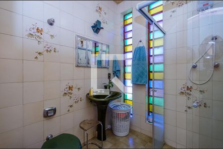 Casa para alugar com 270m², 5 quartos e 4 vagasBanheiro Social