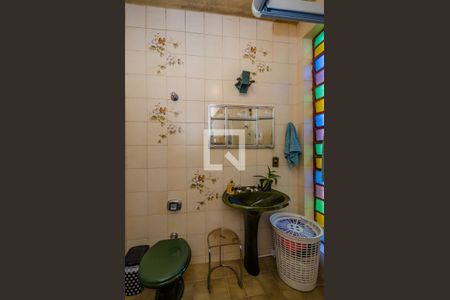 Casa para alugar com 270m², 5 quartos e 4 vagasBanheiro Social