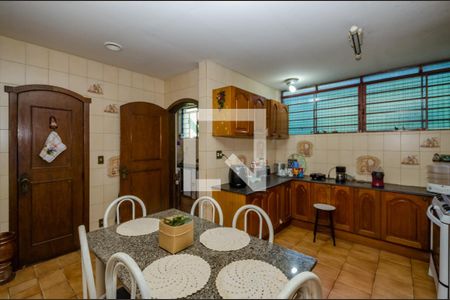 Casa para alugar com 270m², 5 quartos e 4 vagasCozinha